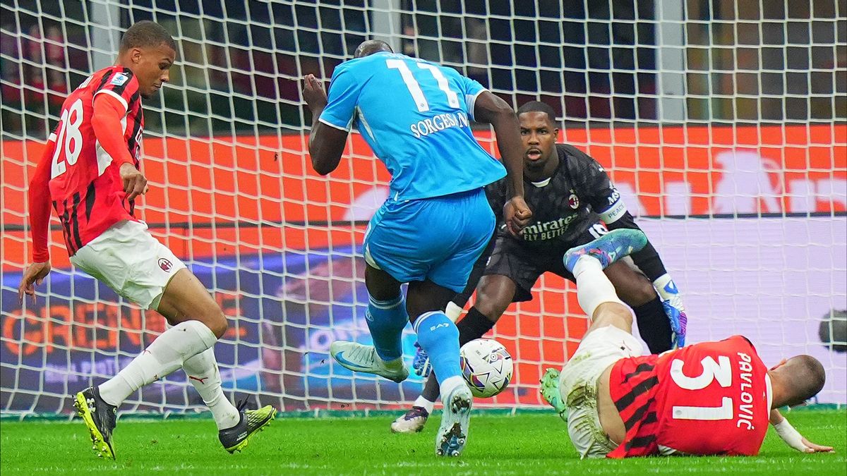 napoli-menyapu-bersih-ac-milan-mengukuhkan-dominasi-di-puncak-serie-a